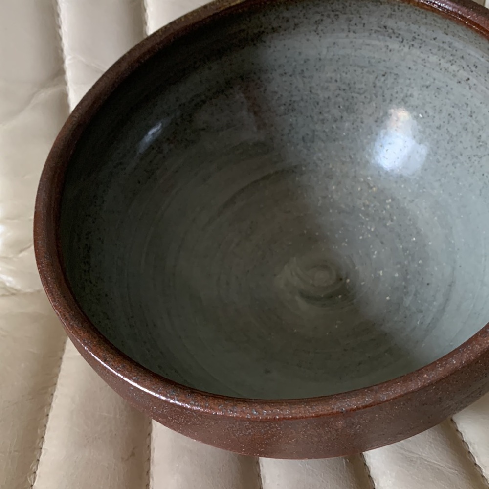 Handcrafted Stoneware Pottery Serving Bowl 🇨🇦